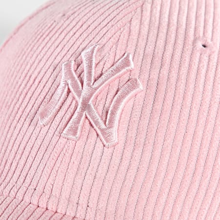 New Era - Cappellino da donna 9Forty in velluto a coste New York Yankees 60435001 Rosa