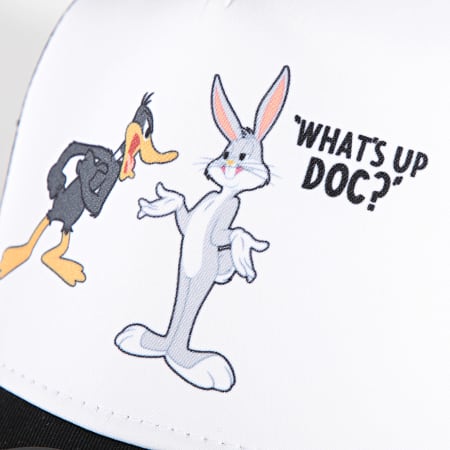 New Era - Lonney Tunes Daffy Duck Bugs Bunny Trucker Cap Negro Blanco
