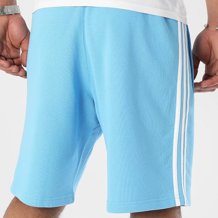 Adidas Originals - IR8008 Pantalón Corto 3 Rayas Azul Claro