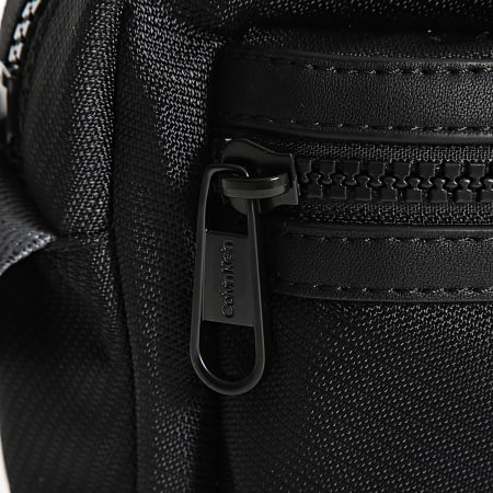 Calvin Klein - Sacoche Essential Camera 1614 Noir