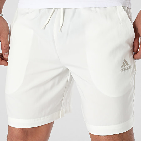 Adidas Sportswear - Pantaloncini da jogging Chelsea IS1328 Beige chiaro