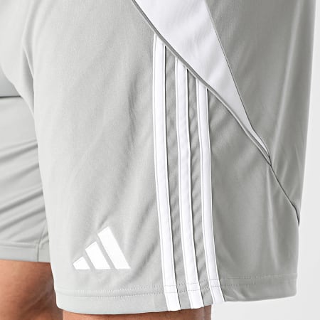 Adidas Sportswear - TIRO24 IS1408 Pantaloncini da jogging a bande bianche e grigie