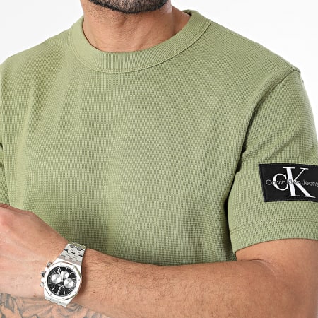 Calvin Klein - Badge Waffle Tee Shirt 3489 Verde caqui