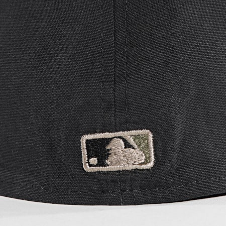 New Era - Cap Fitted 59Fifty Quilted Logo OA 60504390 Negro Verde Caqui