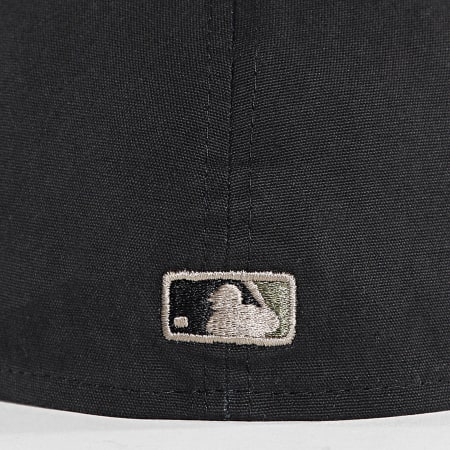New Era - Casquette Fitted Quilted Logo 59Fifty NY 60504402 Noir Vert Kaki