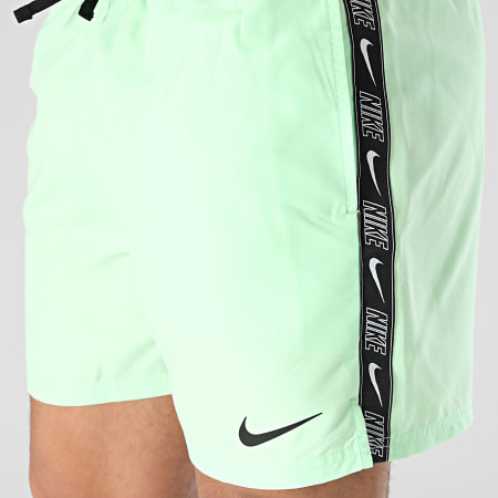 Nike - Nesse 559 Shorts de baño a rayas Verde claro