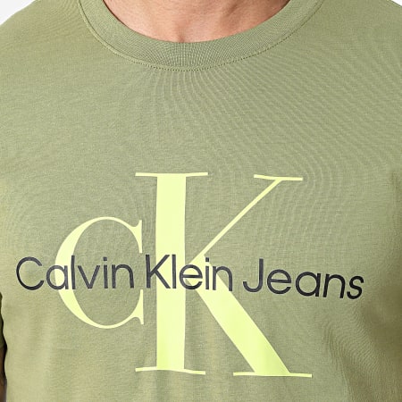 Calvin Klein - Tee Shirt 0806 Vert Kaki