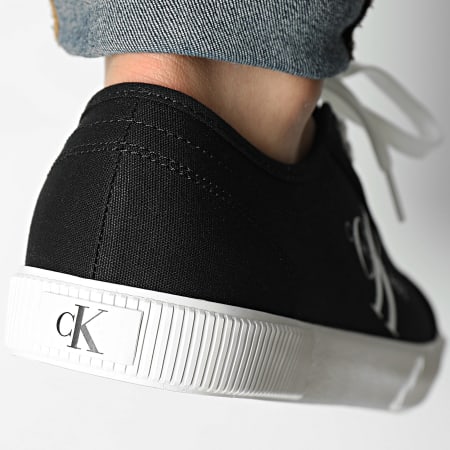 Calvin Klein - Essential Vulcanized Sneakers 0306 Negro