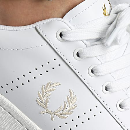 Fred Perry - Baskets B721 Leather Towelling B6333 T33 White Porcelain