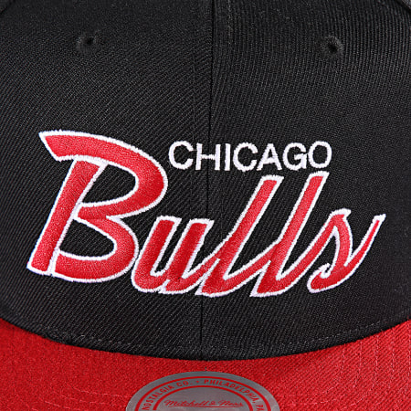 Mitchell and Ness - Team Script 2.0 Chicago Bulls NBA Snapback Cap HHSS3282 Negro Rojo