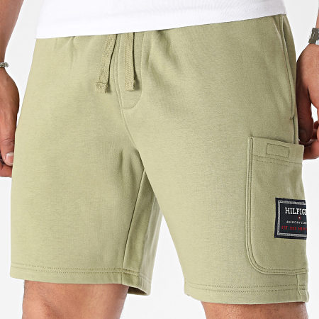 Tommy Hilfiger - Short Jogging Flag Logo Badge 6145 Vert Kaki