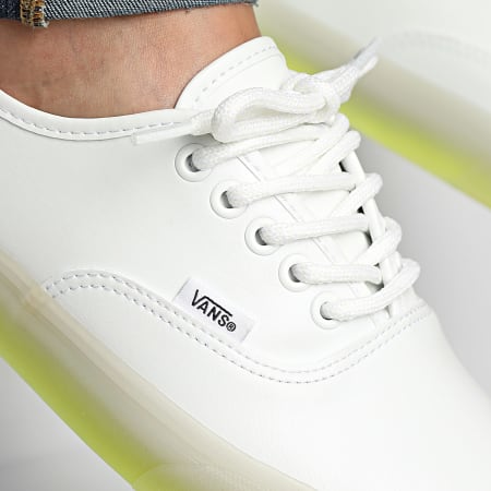 Vans - Baskets Authentic 9PVWHT1 Glow In The Flo' White