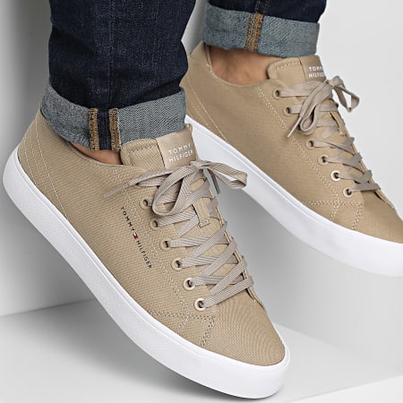 Tommy Hilfiger - Wandschoenen Vulc Low Canvas 4882 Beige