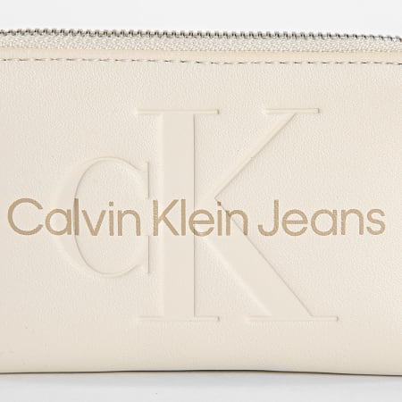 Calvin Klein - Cartera Esculpida 2255 Beige