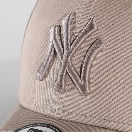 New Era - 9FORTY NY MLB League Essential Cap 60503374 Brown