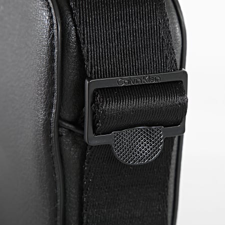 Calvin Klein - Bolsa para cámara Minimal Focus S 1850 Negra