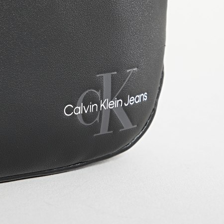 Calvin Klein - Borsa a tracolla Monogram Soft Phone 2175 Nero