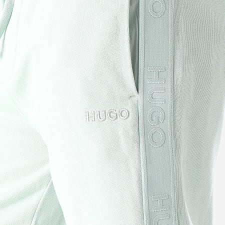 HUGO - Pantaloncini da jogging a righe tono su tono Logo 50520492 Verde chiaro