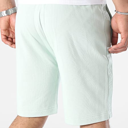 HUGO - Tonal Stripe Jogging Shorts Logo 50520492 Verde claro