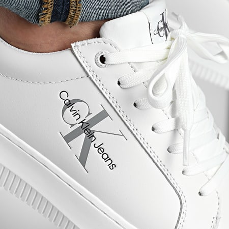 Calvin Klein - Baskets Chunky Cupsole Mono 0681 Blanco brillante Azul zafiro