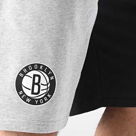 New Era - Pantalón Corto NBA Graphic Brooklyn Nets 60502665 Negro Gris Heather