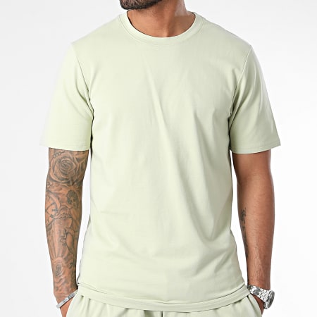 Black Industry - Set composto da t-shirt oversize e pantaloncini da jogging verde chiaro