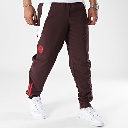 Adidas Sportswear - Bayern Monaco IS9964 Pantaloni da jogging a bande Bordeaux