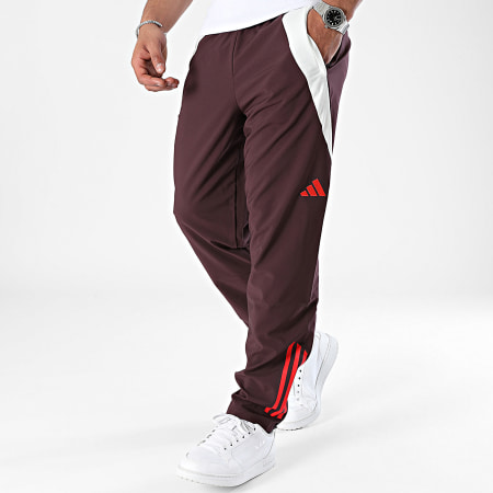 Adidas Sportswear - Bayern Monaco IS9964 Pantaloni da jogging a bande Bordeaux