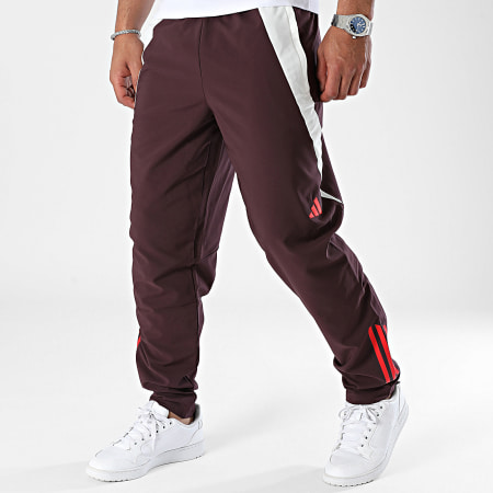 Adidas Sportswear - Bayern Monaco IS9964 Pantaloni da jogging a bande Bordeaux