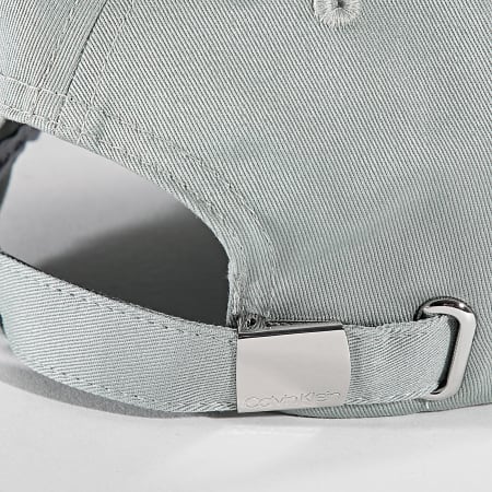 Calvin Klein - Essentiële patch pet 0487 groen