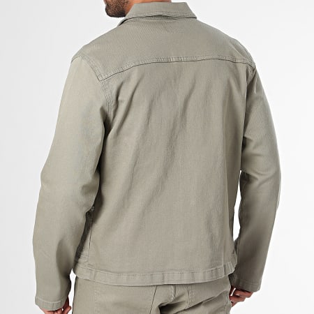 Ikao - Khaki groene jas en jeans