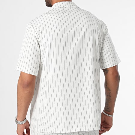 Uniplay - YC088-YC089 Conjunto Camisa Manga Corta Rayas Blancas Y Chino Corto