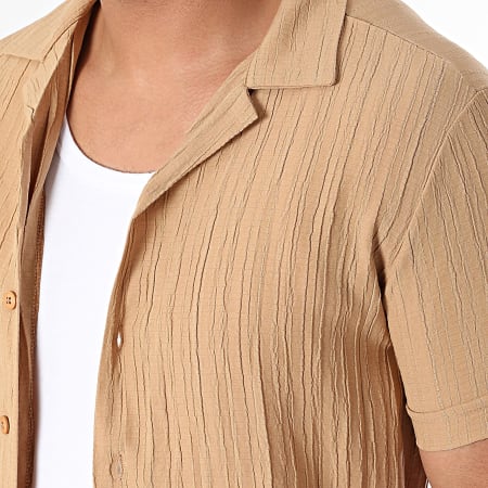 Mackten - Set camicia a maniche corte e pantaloncini da jogging a righe color cammello