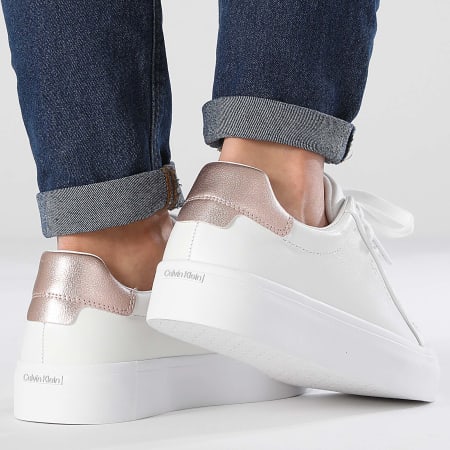 Calvin Klein - Zapatillas Vulc Lace Up Saff Fox 2104 White Metal Cameo para mujer