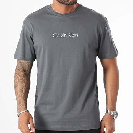 Calvin Klein - Camiseta Hero Logo Comfort 1346 Gris Carbón