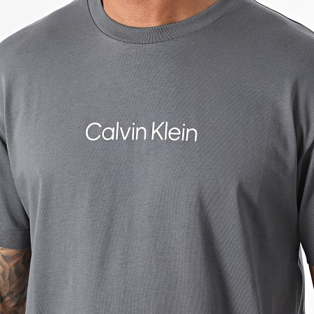 Calvin Klein - Tee Shirt Hero Logo Comfort 1346 Antraciet Grijs