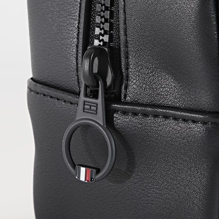 Tommy Hilfiger - Trousse De Toilette Foundation 2642 Noir
