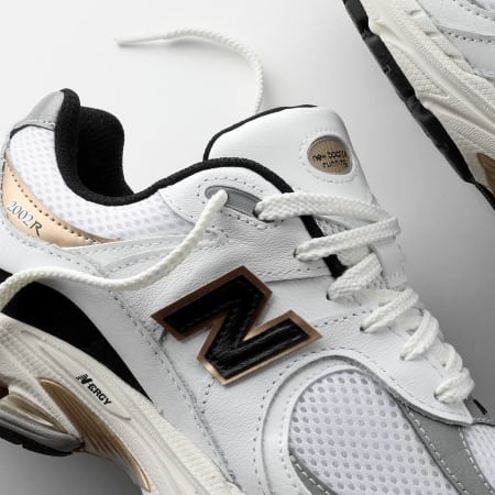 New Balance - 2002R M2002RPN Witgouden gympen