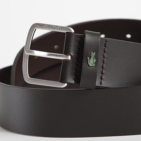 Lacoste - Cinturón de piel marrón con logotipo metálico de cocodrilo