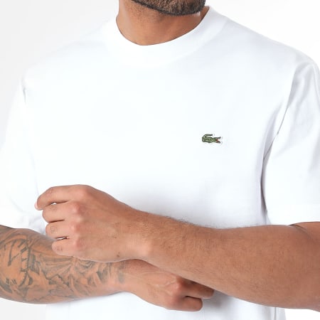 Lacoste - Classic Fit Camiseta blanca con logo bordado de cocodrilo