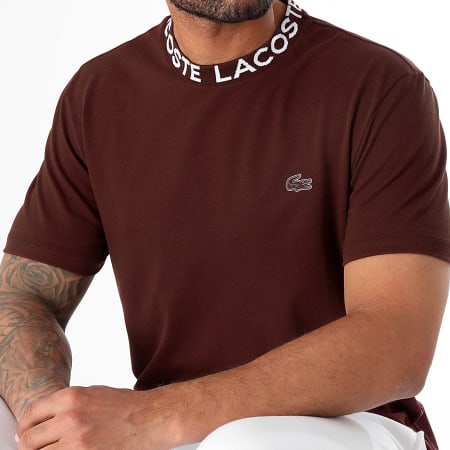 Lacoste - Camiseta Logo Cocodrilo Bordada y Cuello Regular Fit Logo Burdeos