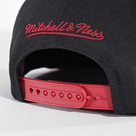 Mitchell and Ness - Casquette Snapback NBA Bigmouth Snapback Chicago Bulls Noir Rouge