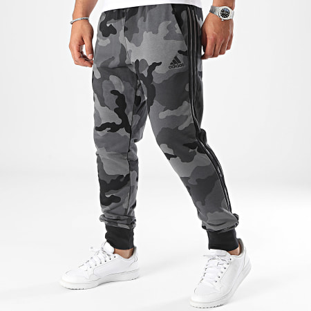 Adidas Sportswear - Camo joggingbroek IY6636 Houtskool grijs camouflage