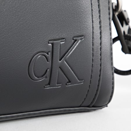 Calvin Klein - Tagged Bolsa para cámara22 2048 Negra