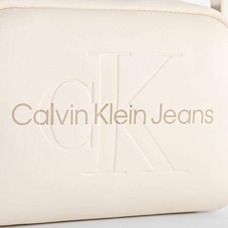 Calvin Klein - Sac A Main Femme Sculpted Camera Bag18 Mono 2220 Beige