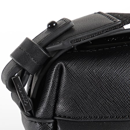 Calvin Klein - Sacoche Must Camera Bag 1879 Noir