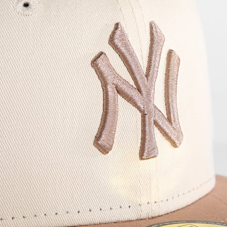 New Era - Cappellino con patch laterale 59Fifty 7 NY 60565161 Beige Marrone chiaro