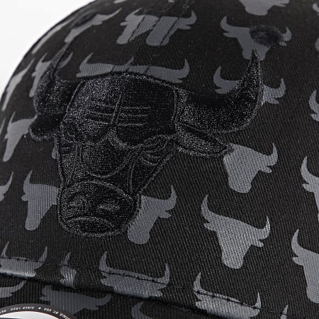 New Era - Team Monogram 9Forty Bulls Cap 60565358 Zwart Grijs