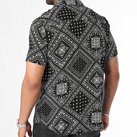 Frilivin - Zwart Wit Bandana Shirt Korte Mouw