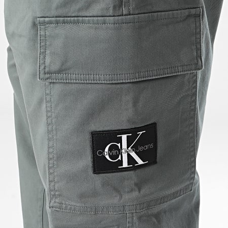 Calvin Klein - Pantalon Cargo 6829 Gris